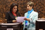 Homenaje y condecoración a la Presidenta del Congreso de Perú. 